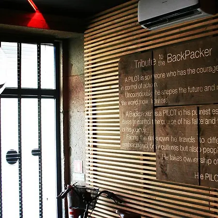 Pilot Design & Bar Хостел *